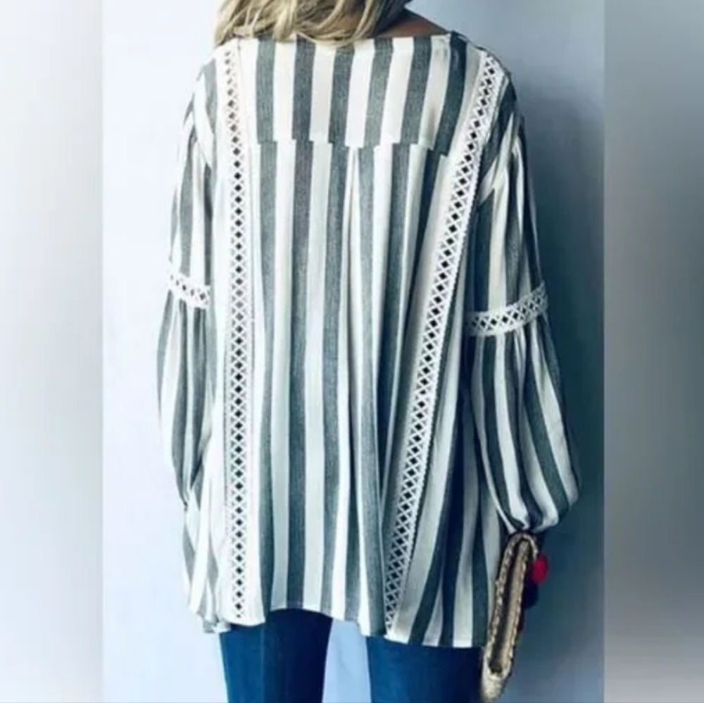 🌴Andthewhy Flowy Striped Beach Top - Picture 2 of 5
